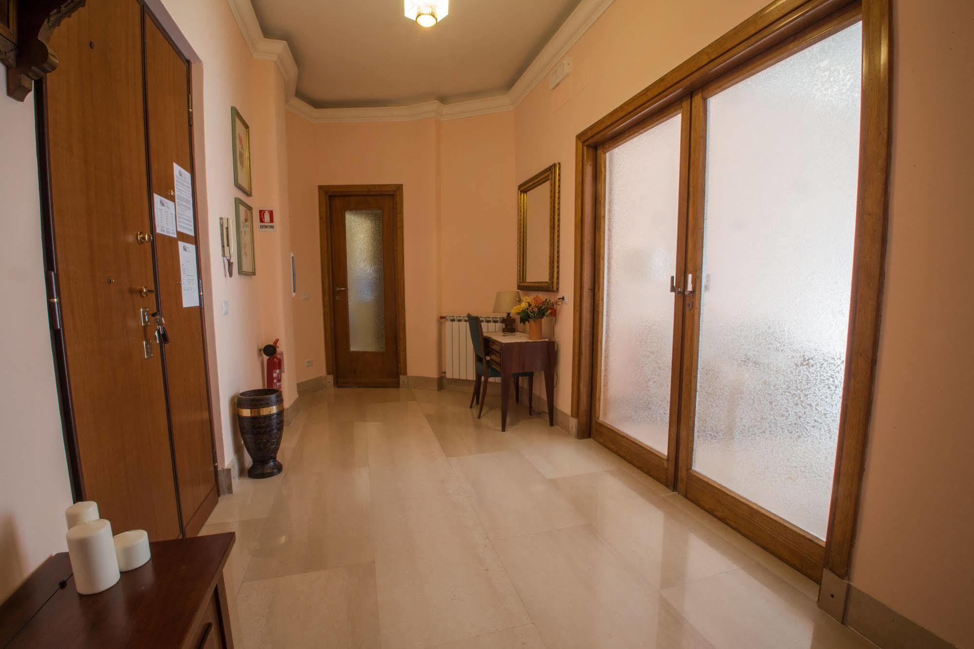 Desiderio Di Roma Hotel Exterior foto
